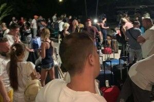Літак з українськими туристами нарешті одержав дозвіл на виліт із Занзібару