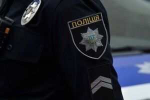 Правоохоронці під час інтиму в басейні потрапили на запис: йде розслідування (Відео)
