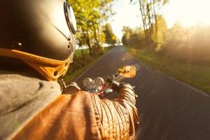 У центрі Рівного автомобіль влетів у мотоцикліста (Фото)