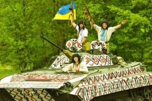 «Хлопцi причепурились.Йдеш по вулицi і одразу бачиш, де свої»