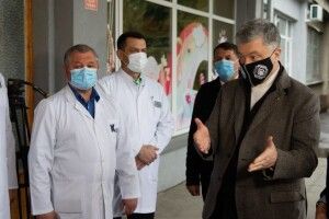 Порошенко розповів, якою може бути модель виробництва вакцин в Україні