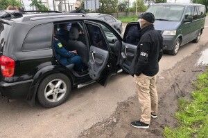СБУ спіймала на хабарі працівників митного посту «Угринів» 