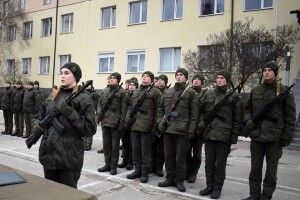 Новобранці Національної гвардії Луцька отримали штатну бойову зброю