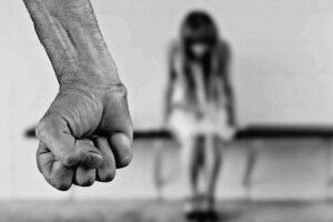 Суд виніс вирок мешканцю Рівненщини, який згвалтував дитину