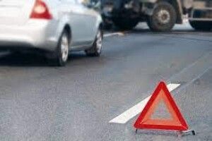 У місті на Волині винуватець ДТП втік з місця, але згубив номера (Фото)
