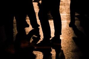 Четверо людей потрапили до лікарні: на Рівненщині поліцейський відстрілювався від нападників на його сім’ю 