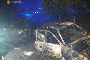 Сьогодні під ранок у селі на Волині горіли дві машини
