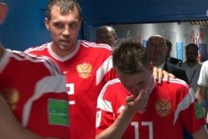 Перед виходом на гру з Хорватією російські футболісти нанюхалися нашатирного спирту?!
