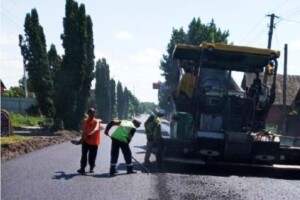На Волині восени лататимуть тріщини на дорогах
