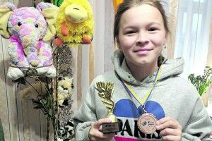 Маленький голкіпер  із Маневичів Вероніка вміє тримати удар