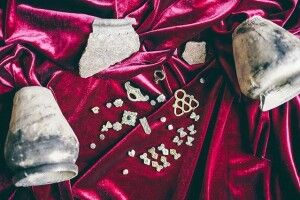 У волинському музеї для огляду виставили скарб