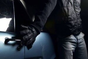 У волинянина обікрали автомобіль