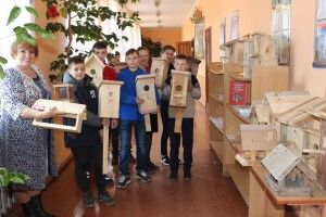 Цирські гімназисти попіклувалися про апартаменти для дзьобатих (фото)