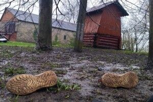 На Волині з 30-метрової криниці дістали чоловіка