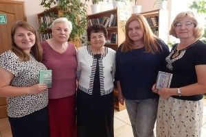 У Рожищі зустрілися з письменницею з Луцька