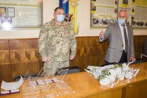 У Нововолинську сім’ям загиблих учасників АТО вручили почесні нагороди