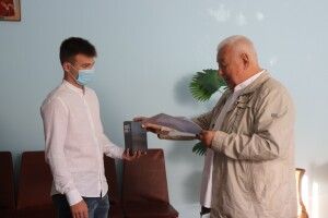 У Володимир-Волинському мер відзначив випускників, які здали ЗНО на найвищі бали