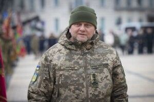 Намагаються наступати на усіх напрямках: Залужний розповів про ситуацію на сході 