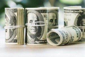 Українці почали позбуватися доларів