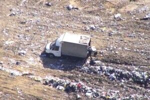 Використані шприци, маски та халати з лікарень, де лікують хворих на COVID-19, вивозили на стихійні сміттєзвалища (Фото)