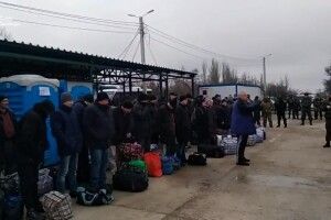 Українець, який 5 років провів у підвалі, обіцяв бойовикам повернутися у рідний Донецьк (Відео)