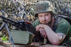 Вчитель фізкультури став «Карабіном» і б'є окупанта на передовій