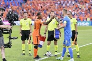 Стала відома бригада арбітрів, яка розсудить матч Україна - Англія