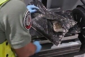 У Польщі затримали вісімдесятирічну жінку з 5 кг героїну у валізі