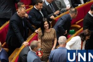 Нардеп від «Слуги народу» прийшла у Раду з аксесуарами на пів мільйона гривень