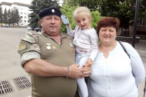 Волинянина-ветерана АТО, залюбленого в квіти, проводжали в засвіти люди та цвітопад…