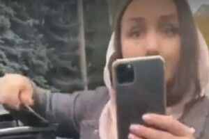 «Бєгом! Слишиш?»: водійка ледь не побила наряд поліції у Рівному (Відео моменту)