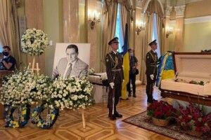 Сьогодні попрощаються з експрем'єром та першим головою СБУ Євгеном Марчуком (Фото)