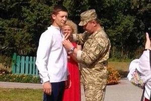 У Гіркій Полонці ветерана АТО нагородили нагрудним знаком
