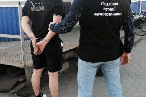 На Волині затримали 32-річного чоловіка за підозрою у збуті наркотиків