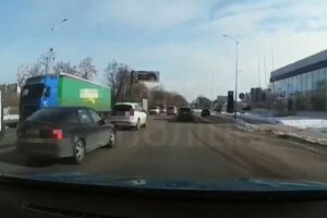У Львові водій влаштував аварію та втік: з’явилося відео моменту ДТП