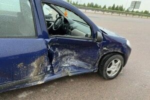 Автівка заглохла посеред дороги: на Рівненщині сталася аварія