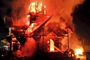 Згоріла дерев’яна церква Василя Великого