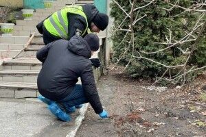 У дитсадку в Рівному знайшли закривавлене тіло чоловіка