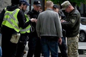«Ото молодець: сам із лопатою розігнав аж сімох ТЦКашників», - шокуюча реакція волинян