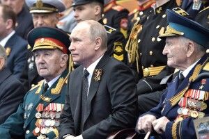 Оточення путіна регулярно перевіряють на віруси та глисти