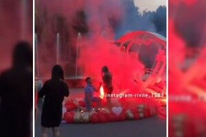 У центрі Рівного хлопець яскраво освідчився коханій (Відео)