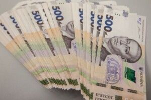Жінка з Кривого Рогу хотіла викинути лотерейний білет, але виграла 100 тисяч
