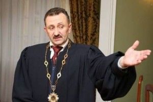 То що, «суддю-колядника» Зварича знову посадять?