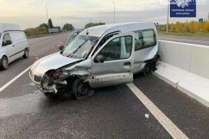Водій заснув за кермом під час руху й потрапив у ДТП