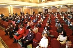 Розпочалась перша сесія Луцької міської ради нового скликання (Фото)