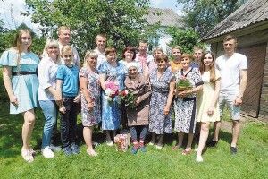 У 95 років Олена Токарська співає і декламує… чотирма мовами!