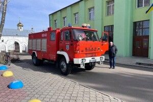 Волинь передала прифронтовій громаді на Сумщині пожежний автомобіль