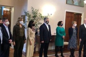 Посли країн Великої сімки після зустрічі з Порошенком закликали до продовження реформ, які забезпечать стійкість України