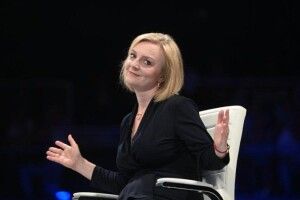 Прем'єрка Британії оголосила про відставку