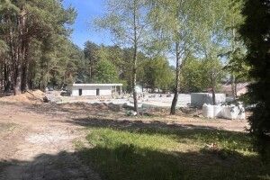 На Рівненщині відомий санаторій будує басейни у лісі